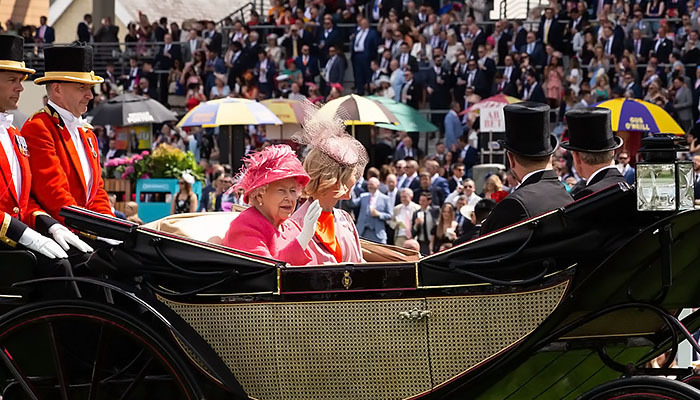 Carmen-Valino-Events-Photographer-London Queen Elizabeth in carriage event photographer London